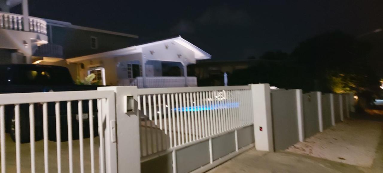 וילמסטאד Villa Raven'S Paradise מראה חיצוני תמונה